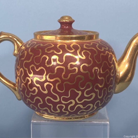 Vintage Sudlow's Burslem Oxblood Red and Gold Teapot - Picture 1 of 6